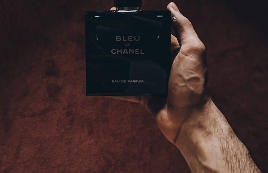 Perfumy na urodziny chłopaka – jak je wybrać i dlaczego to doskonały pomysł na prezent?