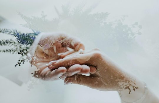 Perfumy na ślub i wesele – jakie zapachy wybrać, aby podkreślić wyjątkowość tego dnia?