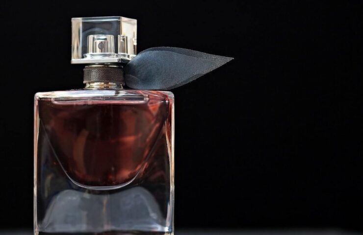 Perfumy na dzień kobiet – propozycje dla żony, mamy, babci, siostry i córki