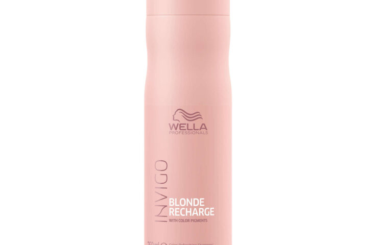 Wella Professionals Invigo Blonde Recharge Color Refreshing Shampoo odświeżający szampon z pigmentami koloru do włosów w kolorze zimnego blondu 250ml