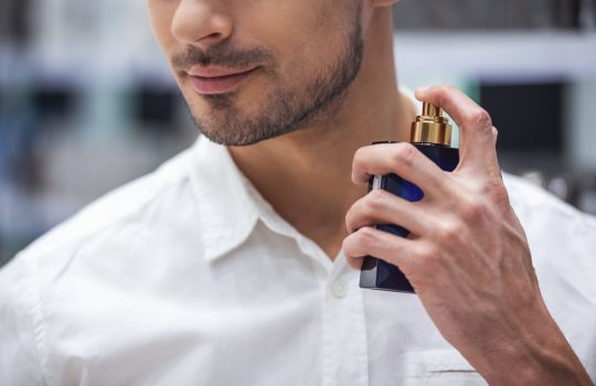 Trwałe perfumy męskie z ogonem – ciekawostki i TOP5 wyjątkowych kompozycji