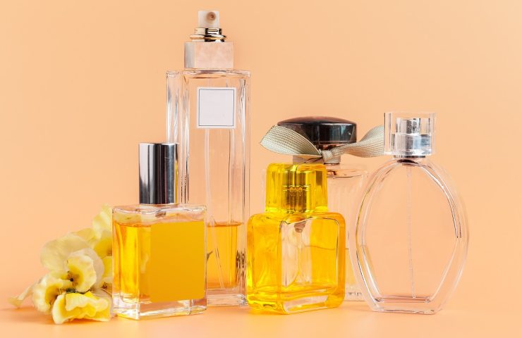 Co jest lepsze – woda toaletowa czy perfumowana? Różnice i porównanie