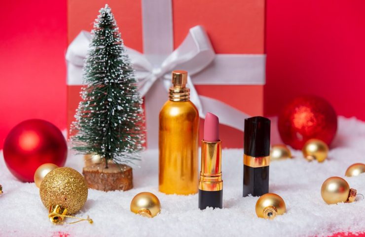 Co kupić na święta? Poznaj sprawdzone kosmetyki na prezent świąteczny