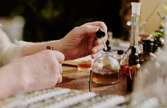 Layering perfum – czyli jak łączyć i mieszać zapachy perfum?